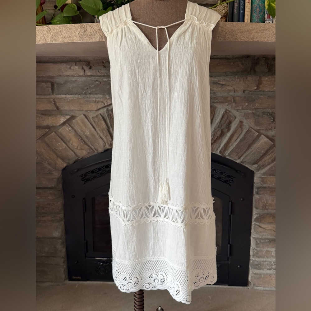 🚩 🆕 NWT  Max Studio Specialty White     Sleeveless Dress.       Size: XS